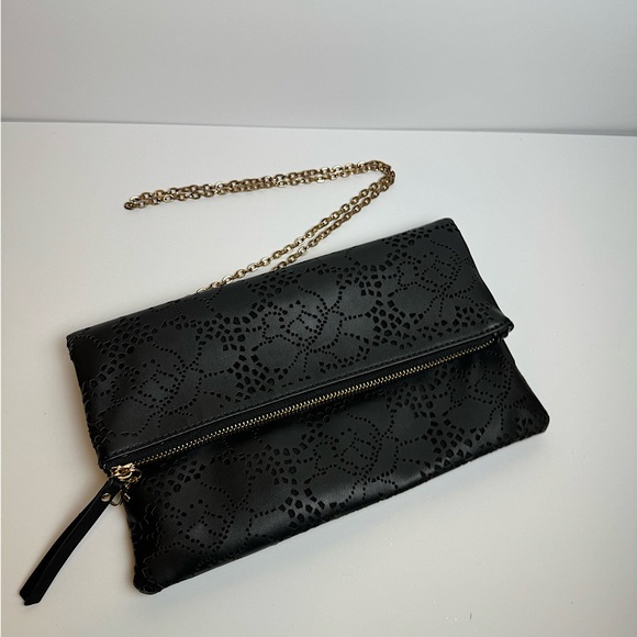 Urban Expressions Handbags - Black Handbag with Gold Chain Strap